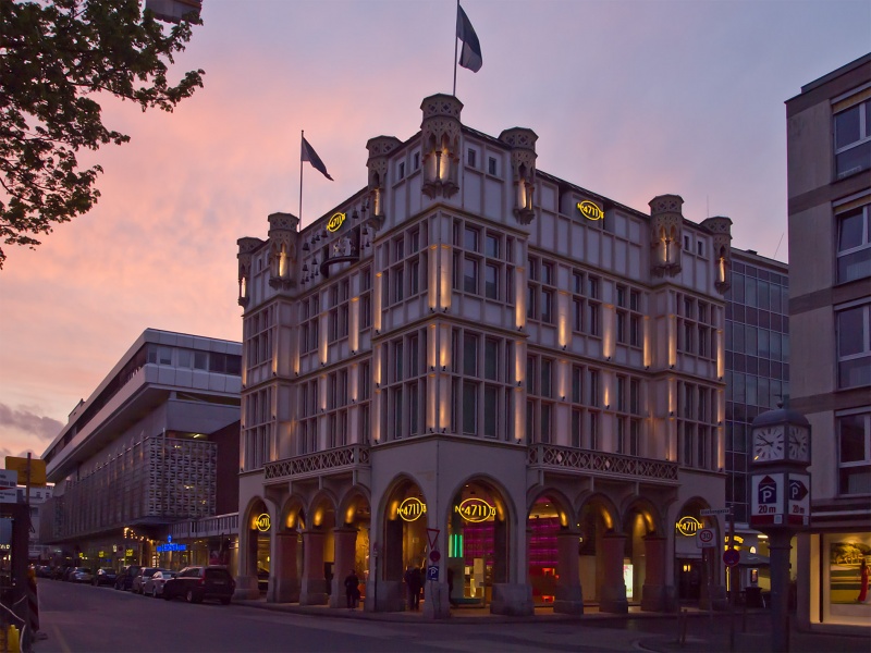 Datei:4711-Haus Köln Abend 2224-vh.jpg