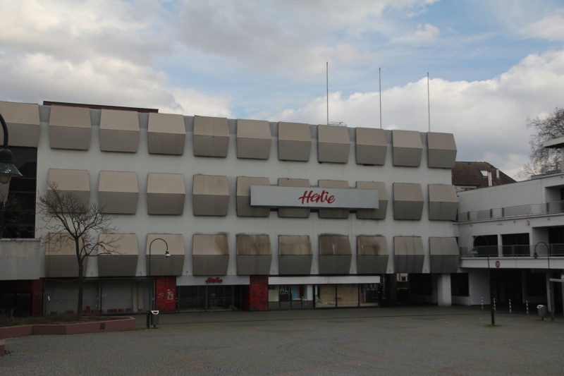 Datei:Hertieporz3.jpg