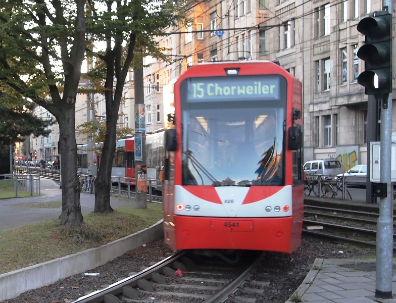 Datei:Stadtbahn 15 Köln A947-dzgs.jpg